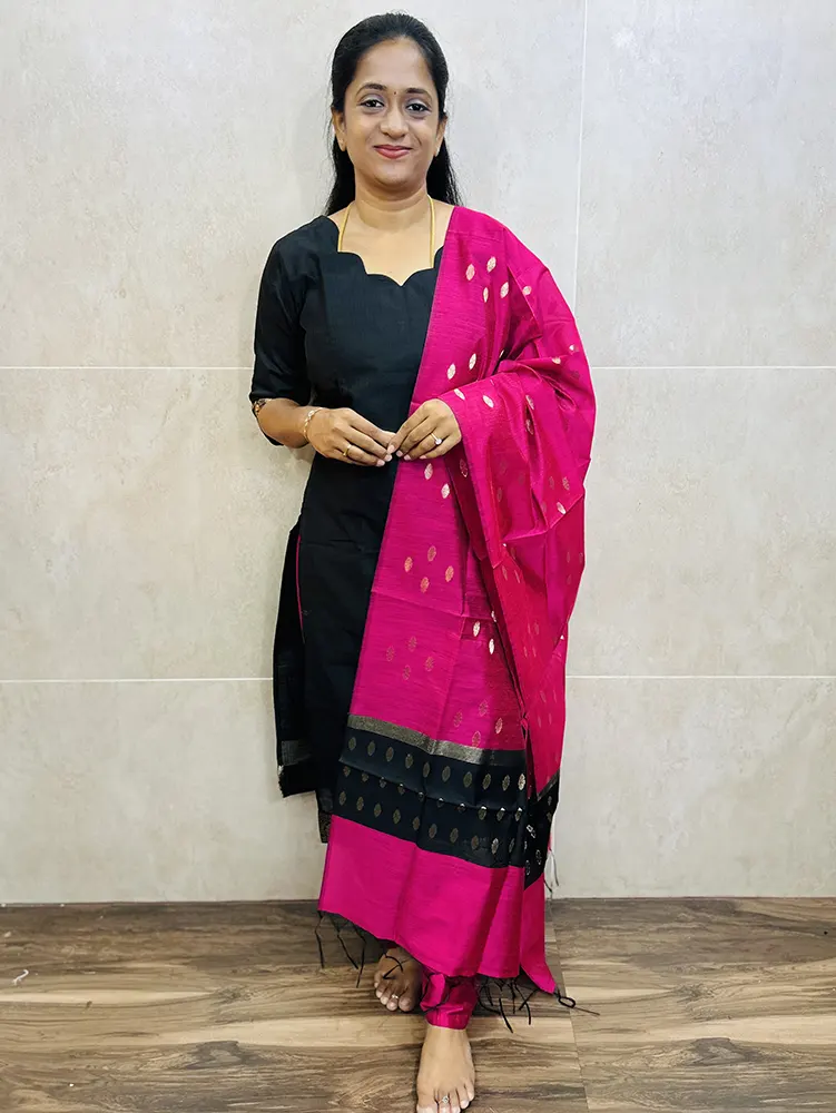Semi Maheshwari silk top (cotton lining) with allover zari woven buttas paired with semi Maheshwari silk dupatta and silk cotton bottom (Free size)