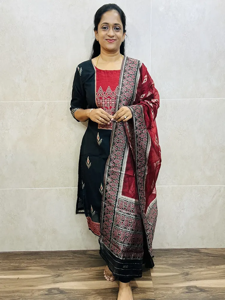Benarasi silk cotton top (cotton lining) with allover weaving paired with thread weaved benarasi silk cotton dupatta