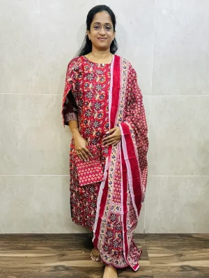 Cotton top (cotton lining) paired with cotton dupatta and cotton bottom (Straight cut)