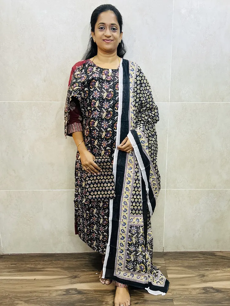 Cotton top (cotton lining) paired with cotton dupatta and cotton bottom (Straight cut)