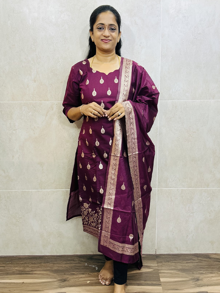 Soft chanderi silk top (cotton lining) with allover jamdani weaving paired with soft chanderi silk dupatta