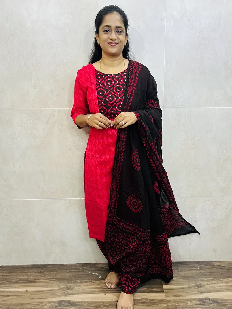 Batik printed cotton top (cotton lining) paired with Batik printed cotton dupatta and cotton bottom (free size)