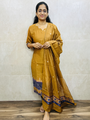 Soft Chanderi cotton top (cotton lining) with jamdani weaving paired with soft Chanderi cotton dupatta