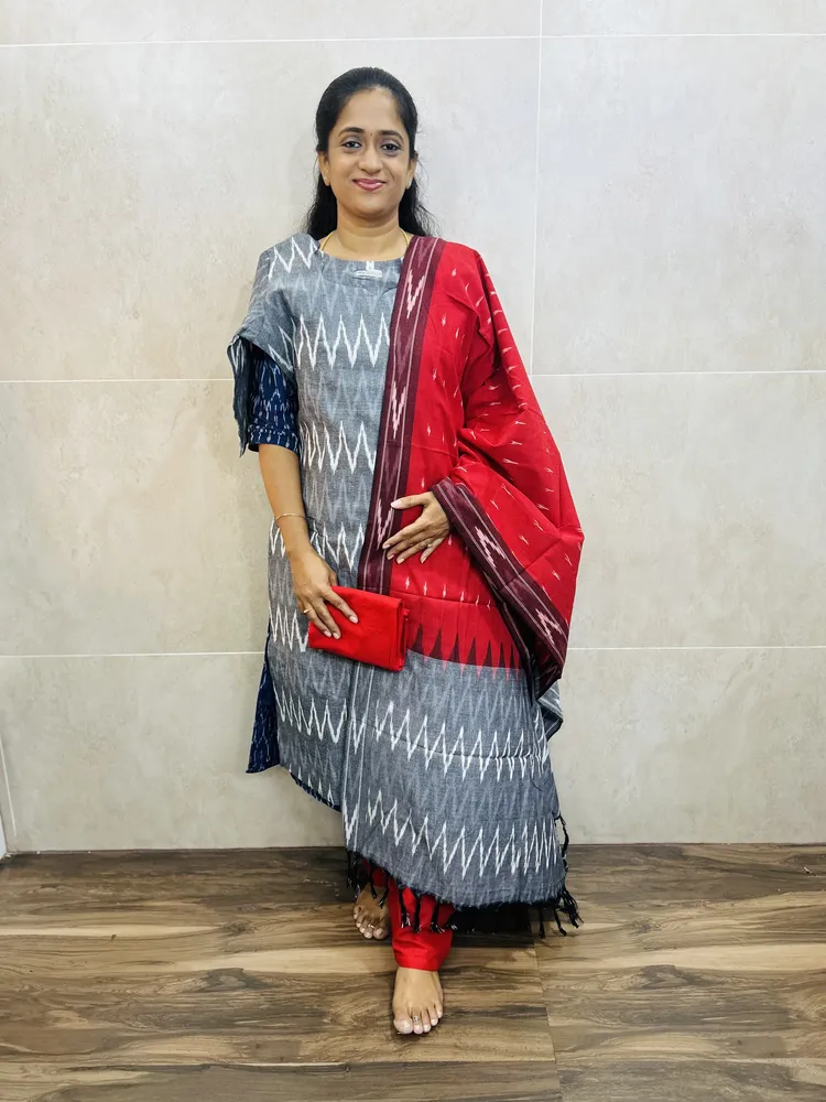Pure handloom Ikkat cotton top (cotton lining) paired with Ikkat cotton dupatta and cotton bottom (free size)