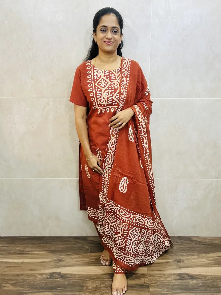 Batik printed cotton top(cotton lining)paired with printed cotton dupatta and cotton bottom(free size)