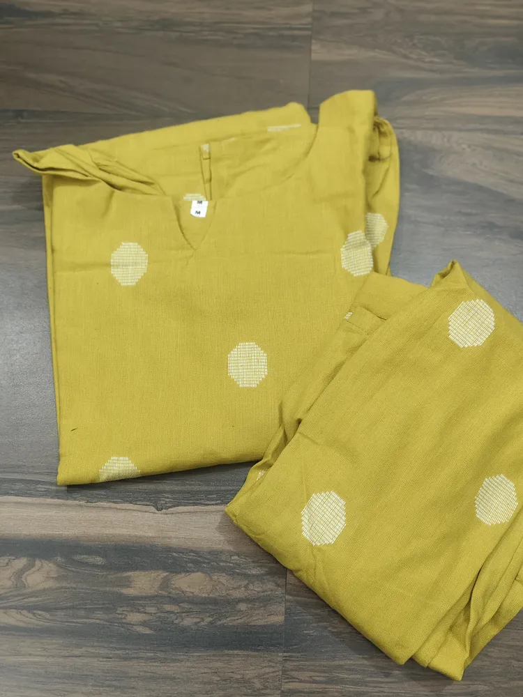 Offer items Top and Bottom size M