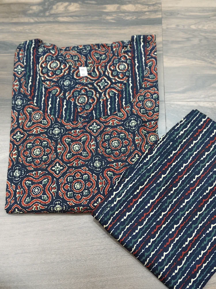 Offer items Top and Bottom size XL