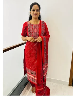 (Red)Printed cotton rayon top(cotton lining)paired with printed cotton rayon dupatta and cotton rayon bottom(free size)