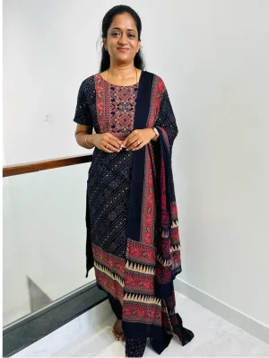 (Dark blue)Printed cotton rayon top(cotton lining)paired with printed cotton rayon dupatta and cotton rayon bottom(free size)