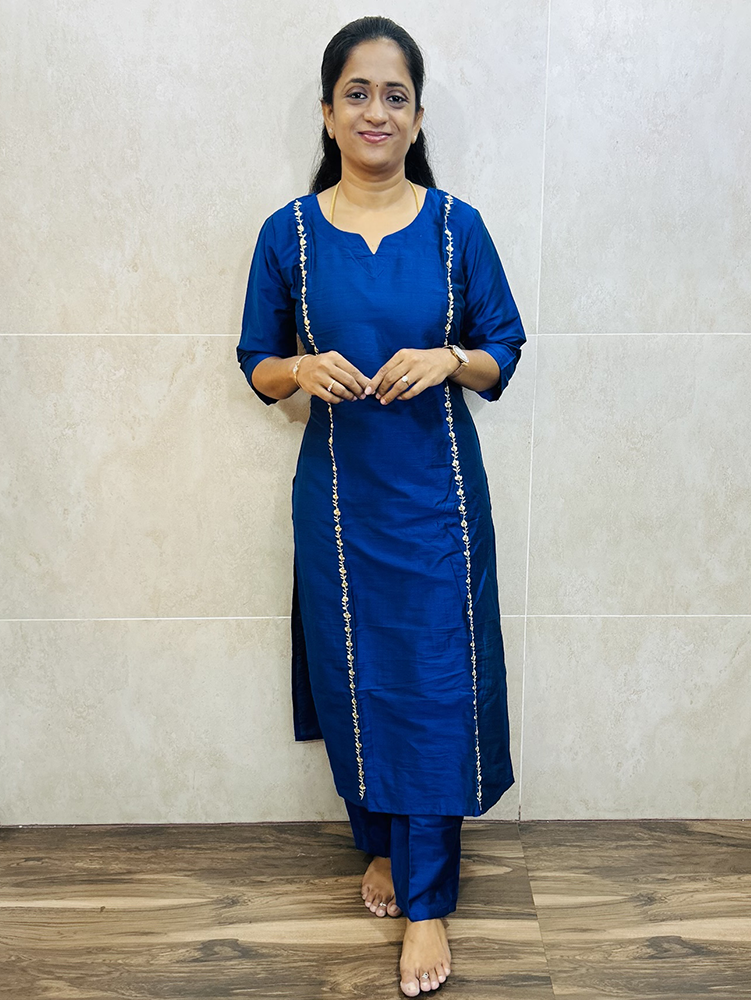 Semi raw silk top with allover embroidery paired with semi raw silk bottom (free size)