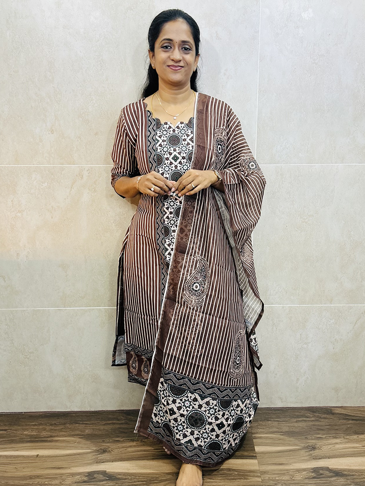 Printed linen cotton top (cotton lining) paired with linen cotton dupatta and linen cotton bottom (free size)